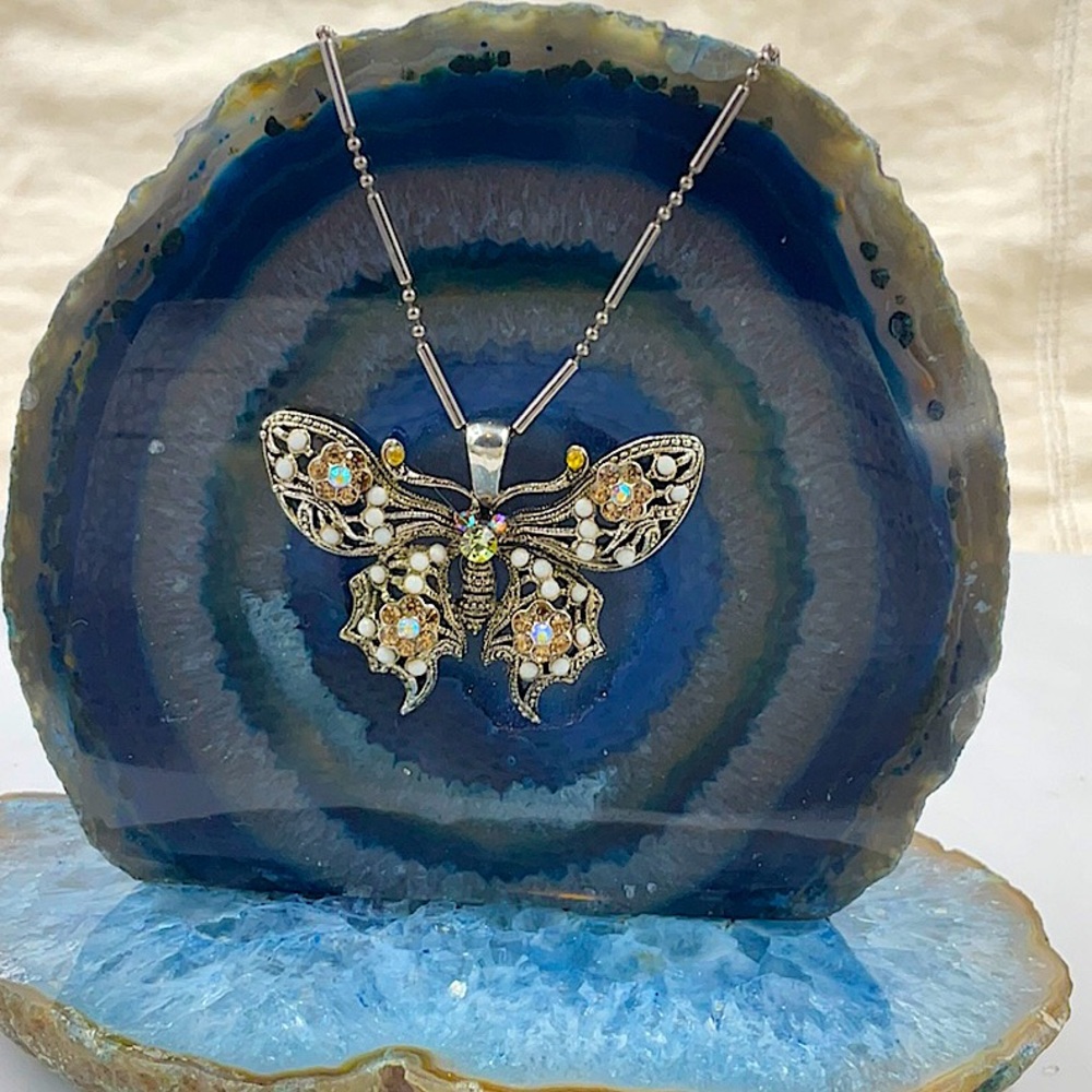 Vtg.28”Italian Sterling Silver Necklace With 2”Butterfly Pendant.